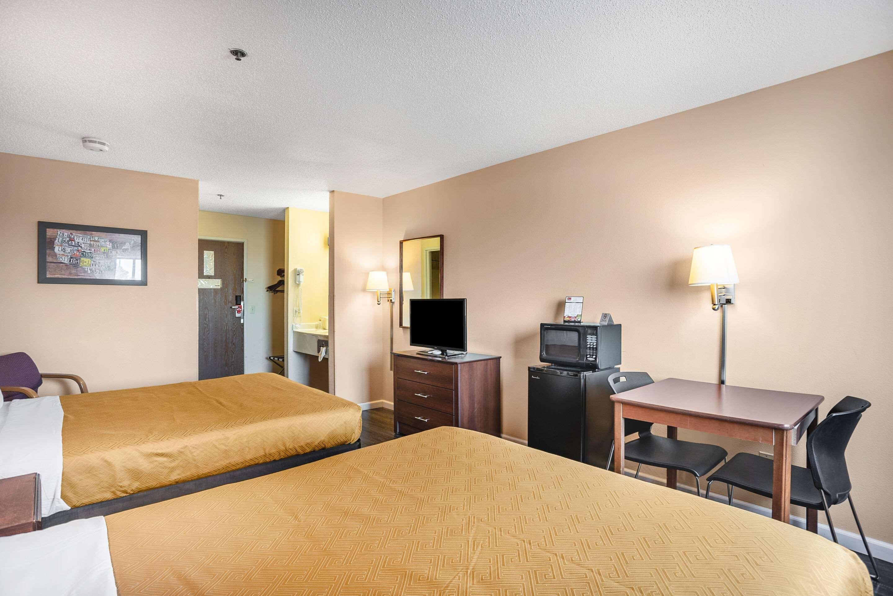 Econo Lodge Princeton Exteriör bild