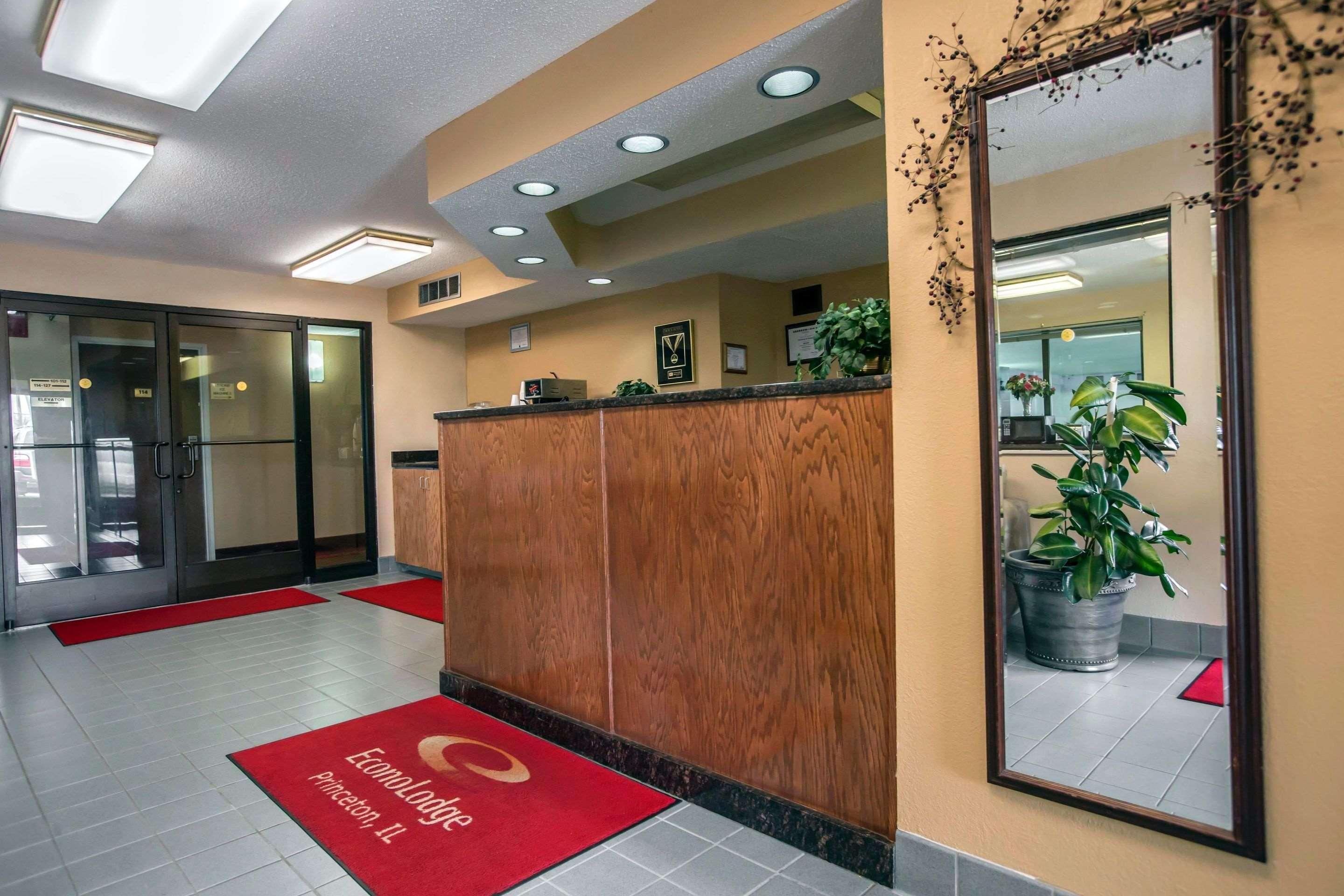 Econo Lodge Princeton Exteriör bild