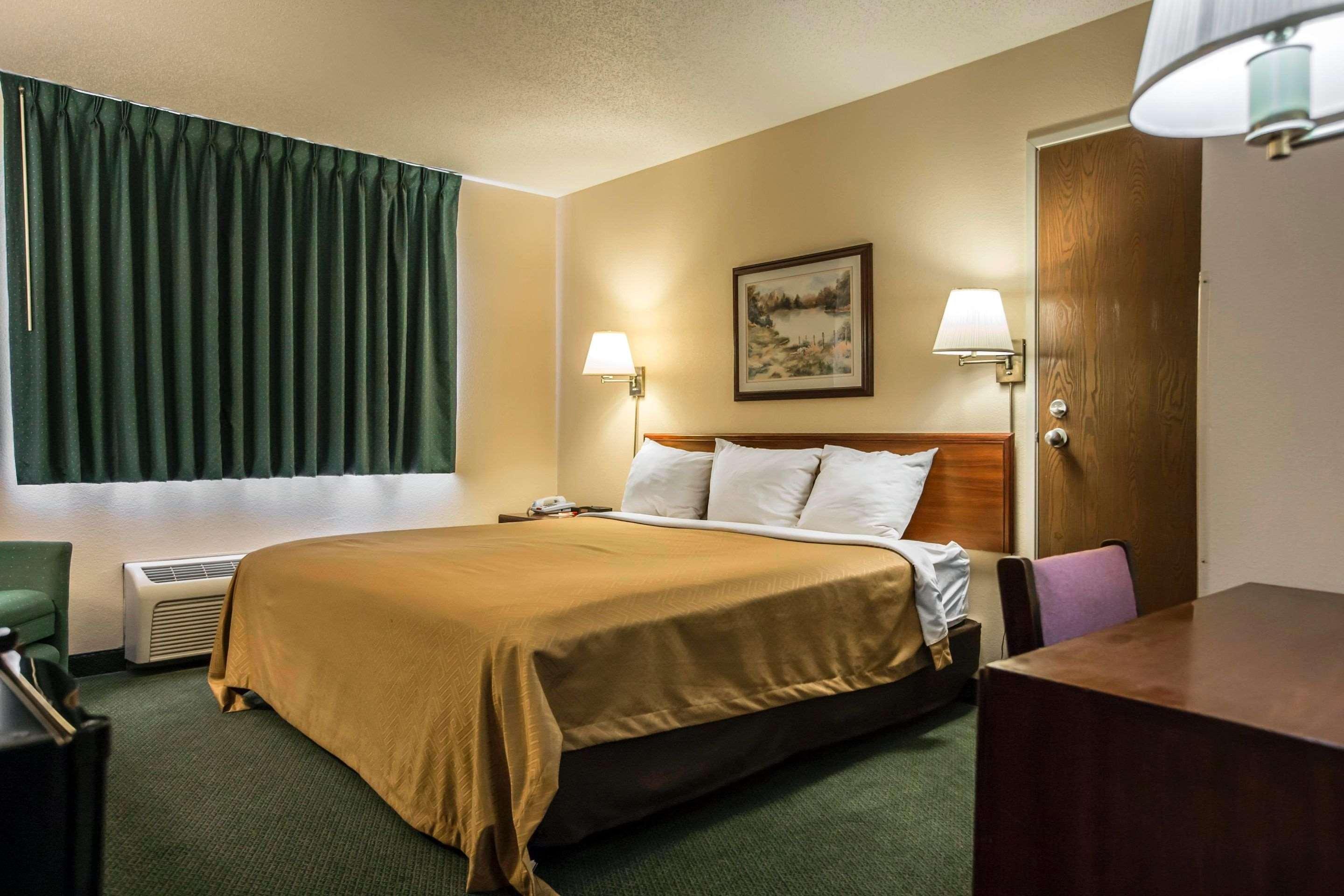 Econo Lodge Princeton Exteriör bild
