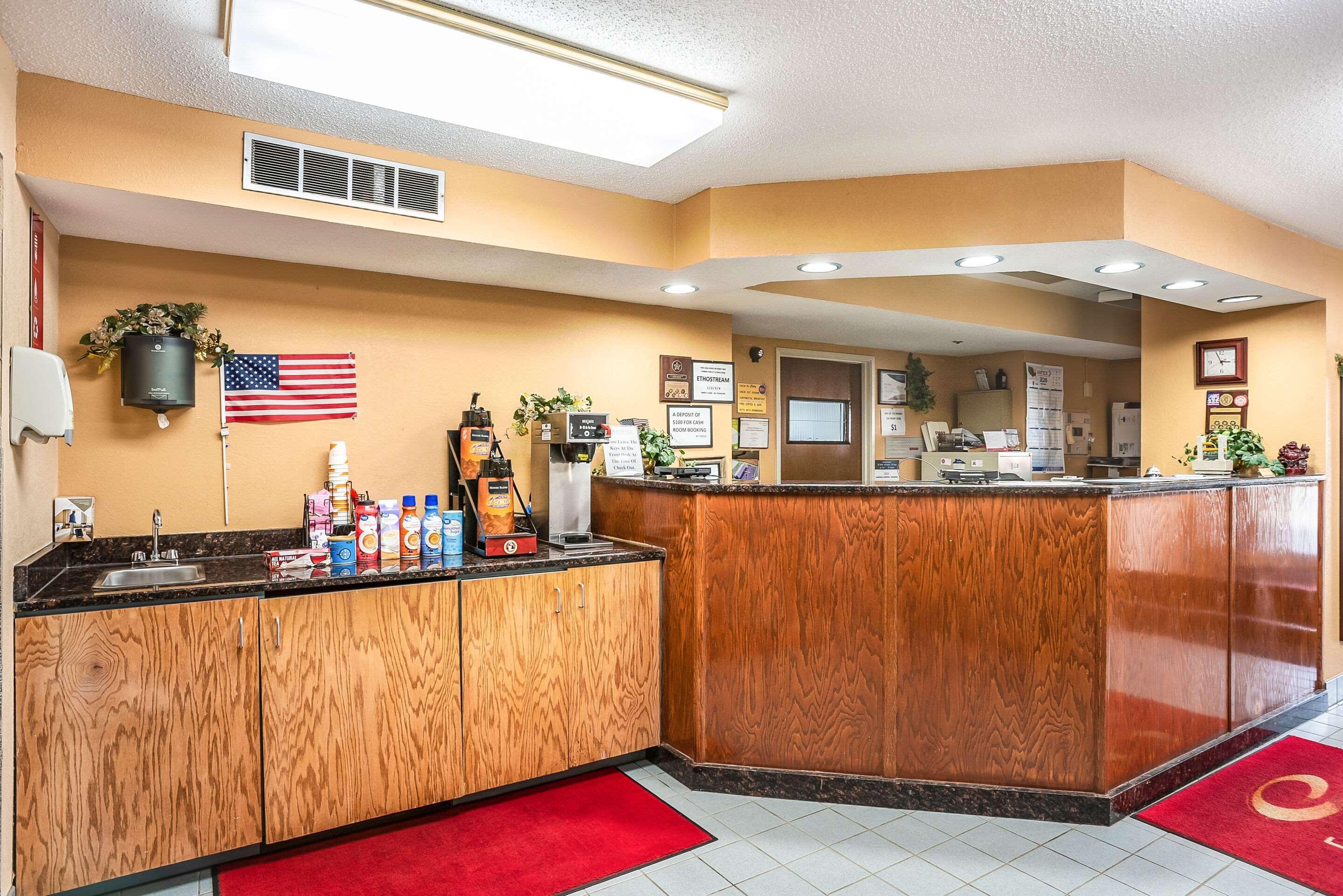 Econo Lodge Princeton Exteriör bild