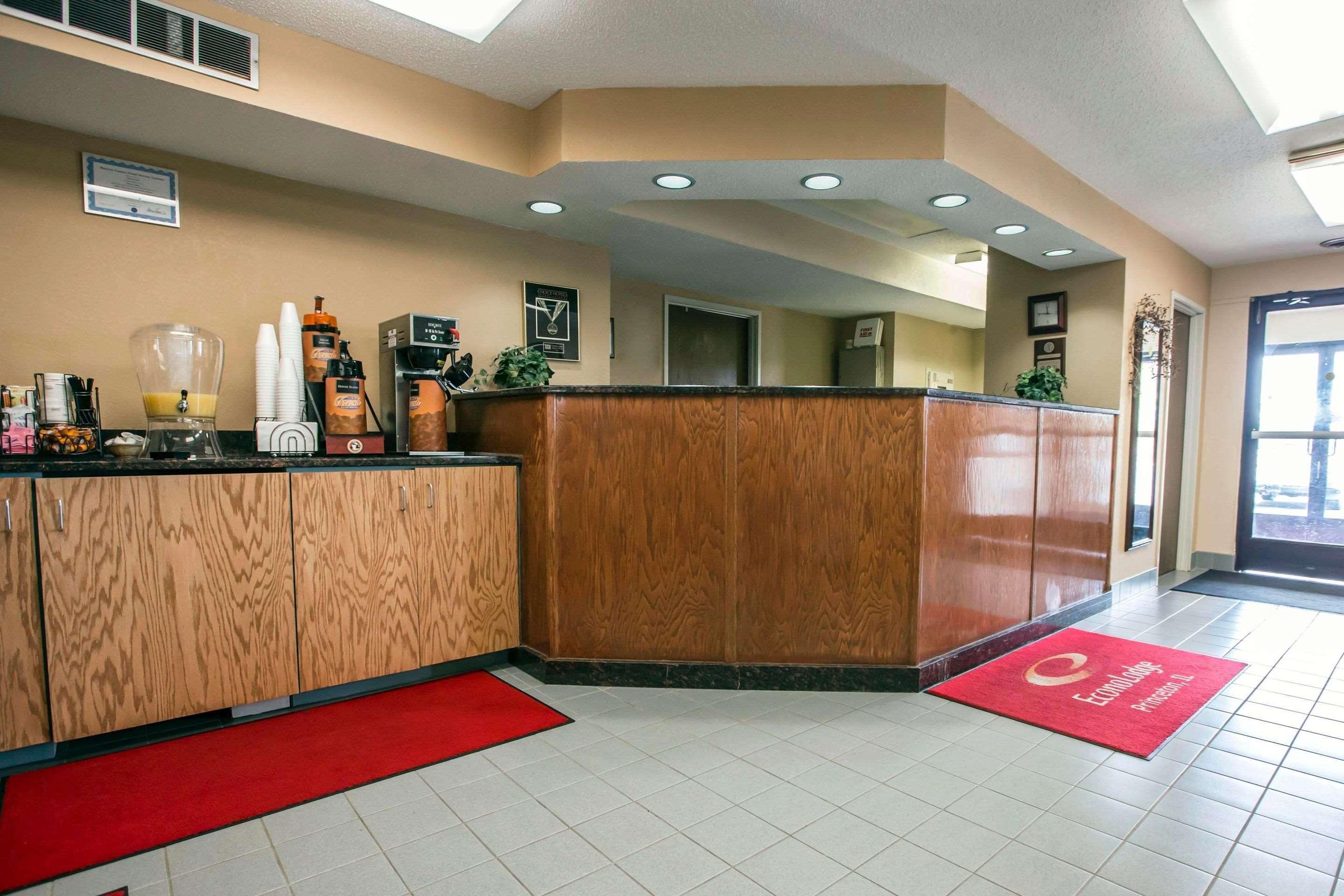 Econo Lodge Princeton Exteriör bild